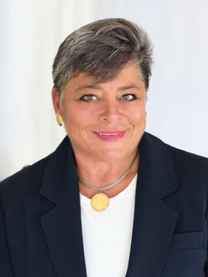 Portrait - MAGGIE PARKER